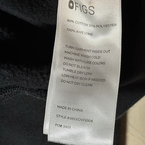 Figs full zip black hoodie with pockets size small - Picture 5 of 7